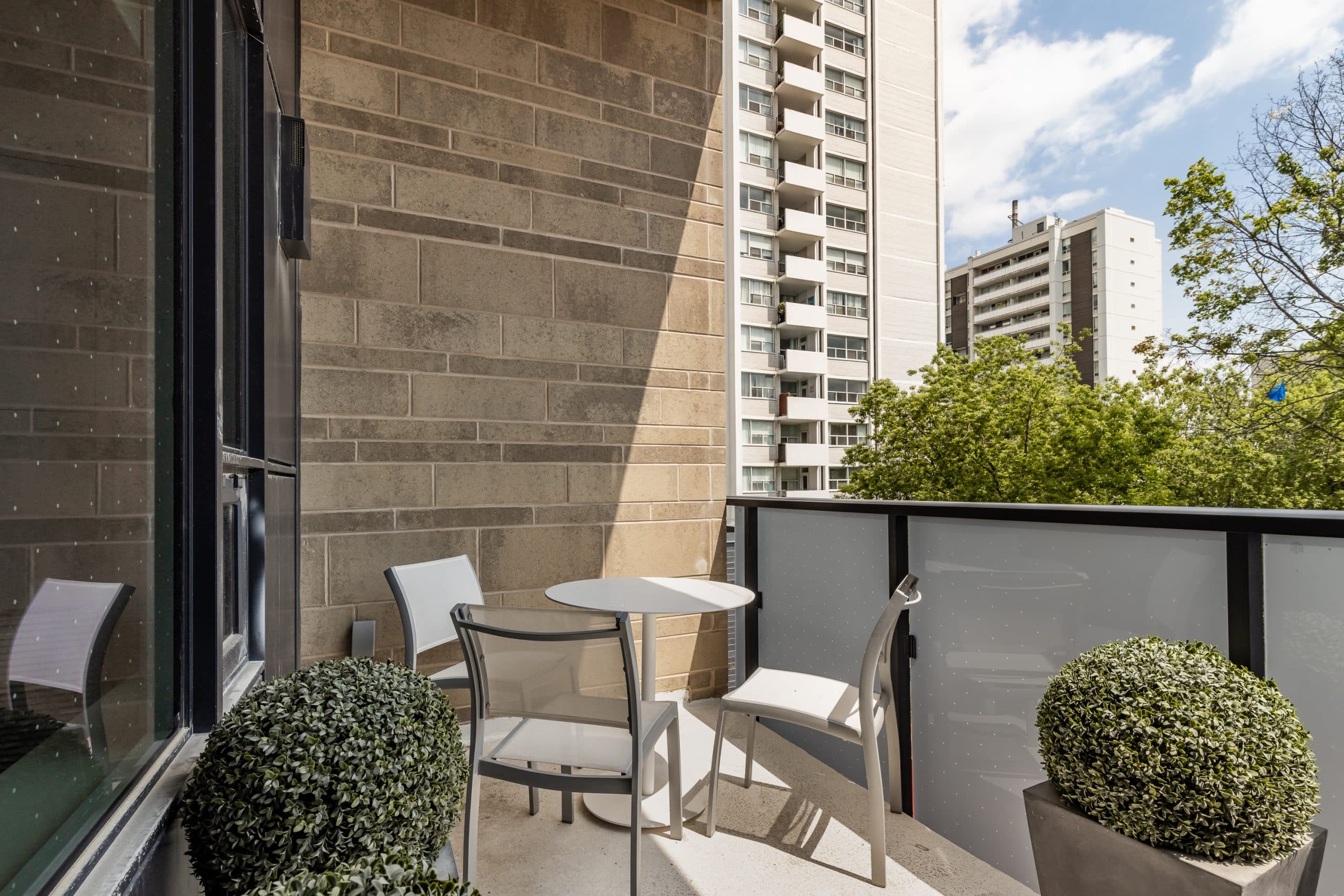 1 Studio Balcony