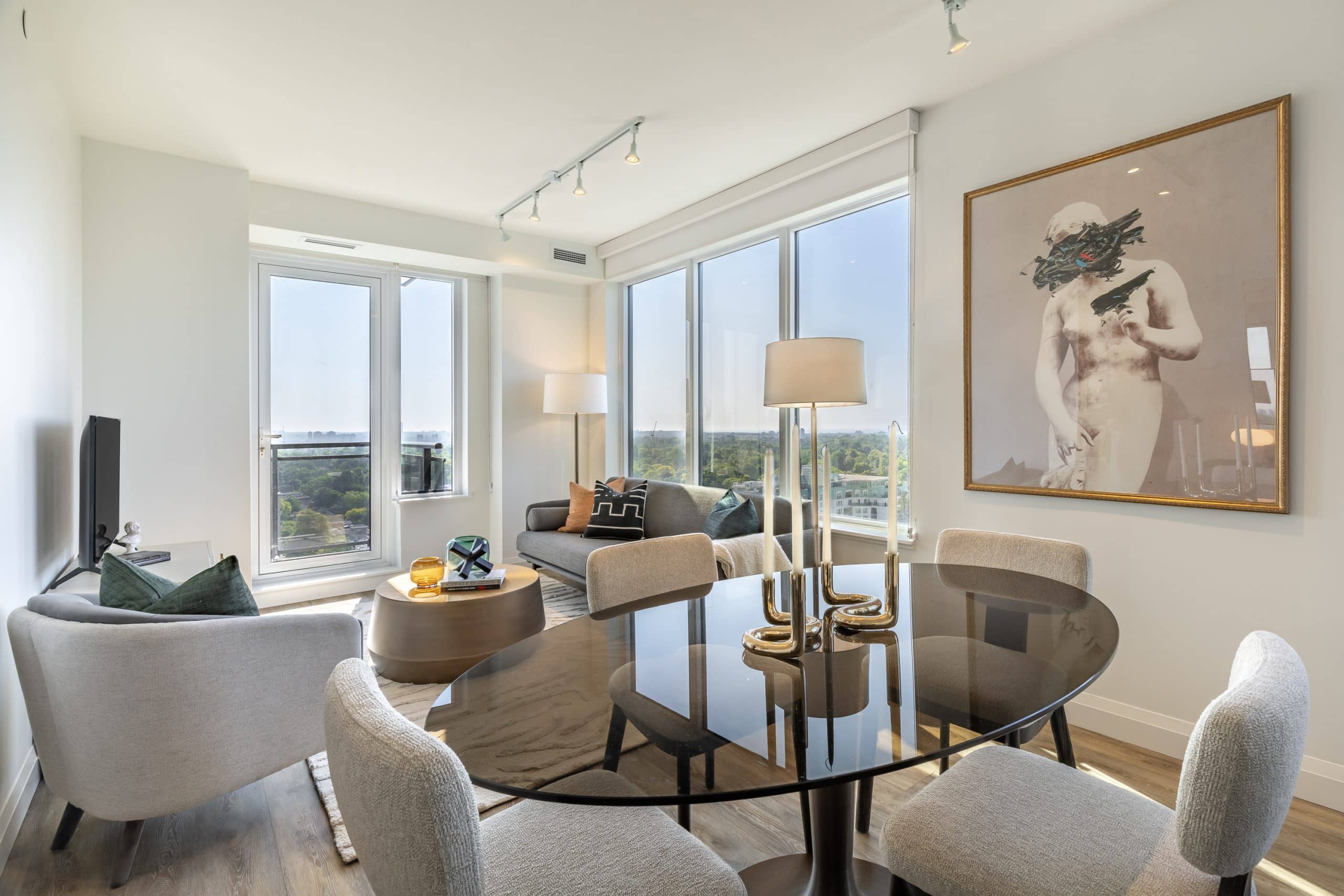 2 - 2 bedroom over 900 sqrft living_dining area