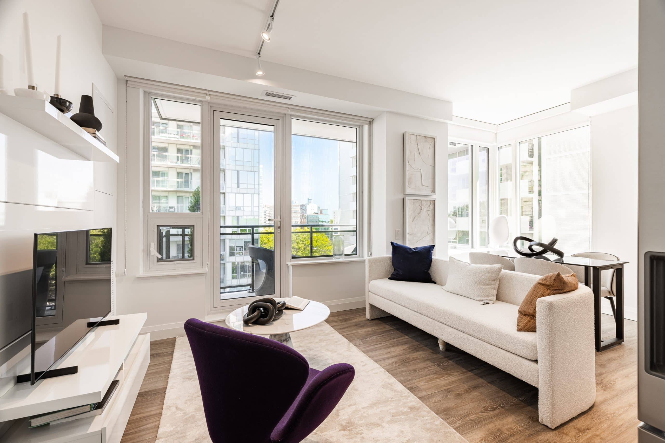 3 - 2 Bedroom under 900 sqrft living room
