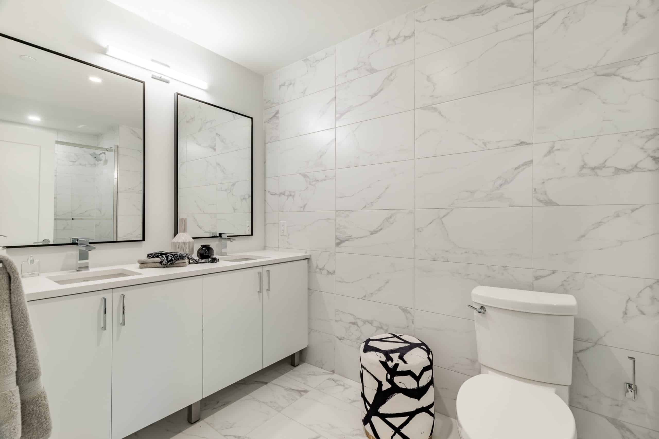 5 - large suite bathroom (2)