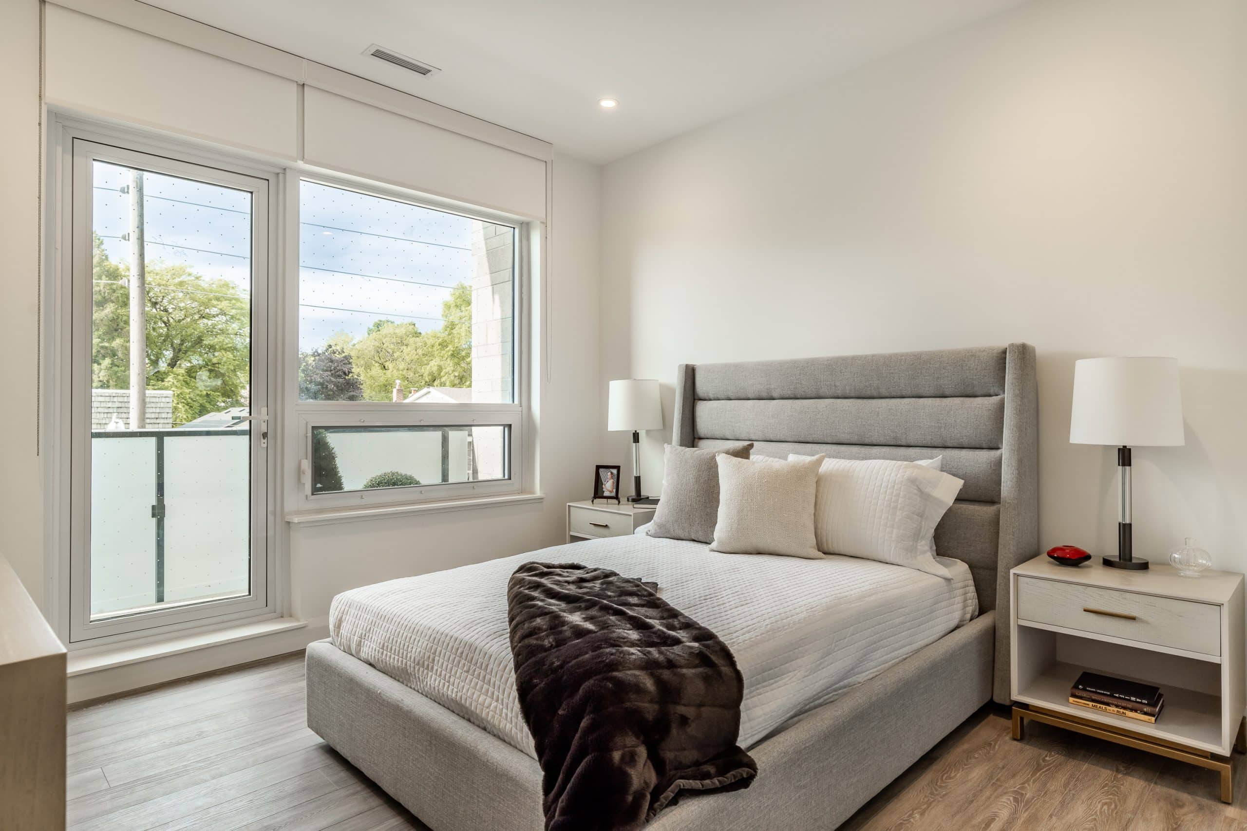 6 - large suite bedroom