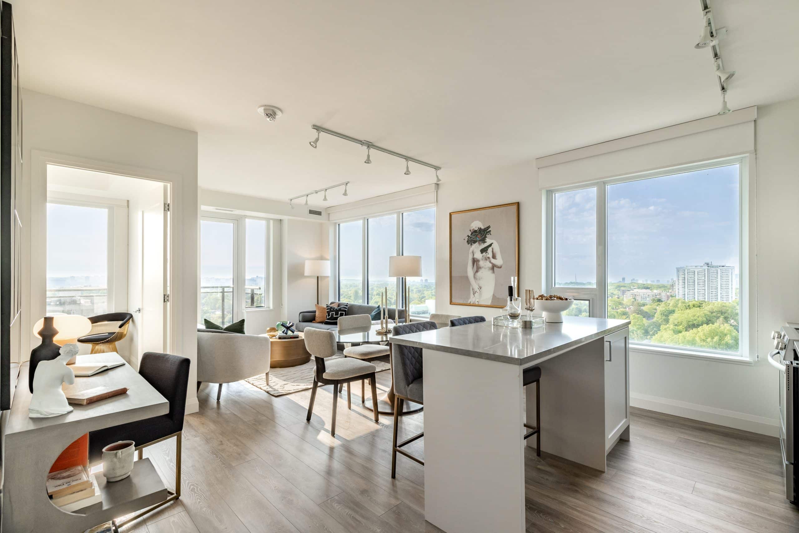 7 - 2 bedroom over 900 sqrft living room_kitchen